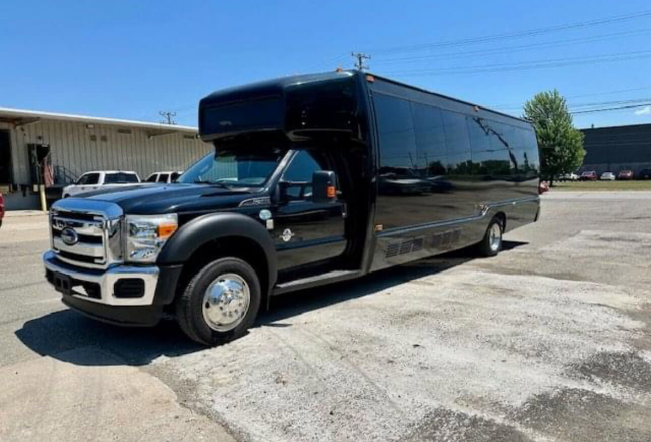 Grech+Motors+New+Limo+Bus+2015+Rear (1)