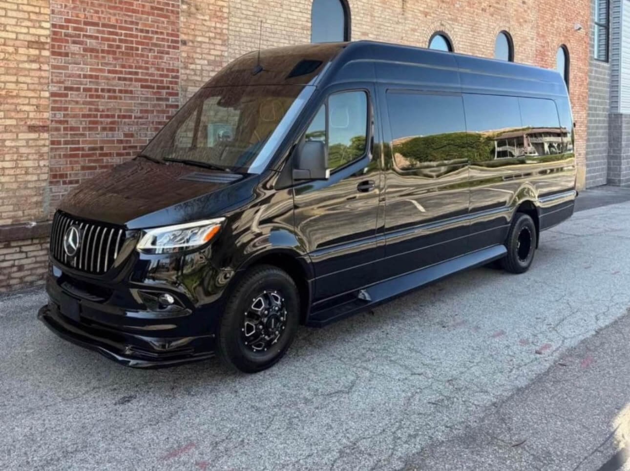 sprinter_shuttle_interior_rear_view_low_res